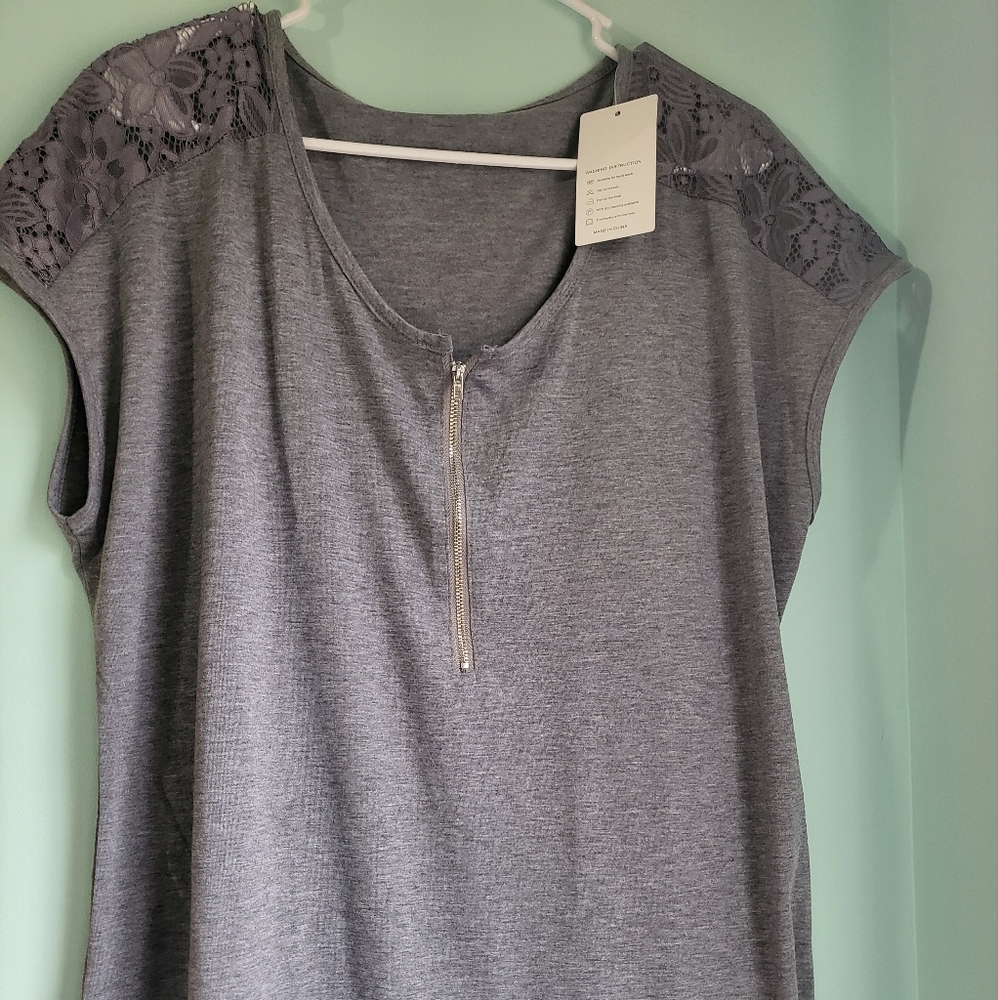 La Mode XXL gray zip up shirt